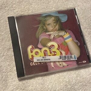 Fan 3 Geek Love single